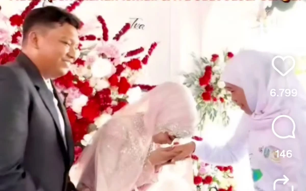 Khofifah dan 3 Jenderal Mendadak Muncul di Kondangan, Pengantin Auto Nangis Bahagia!