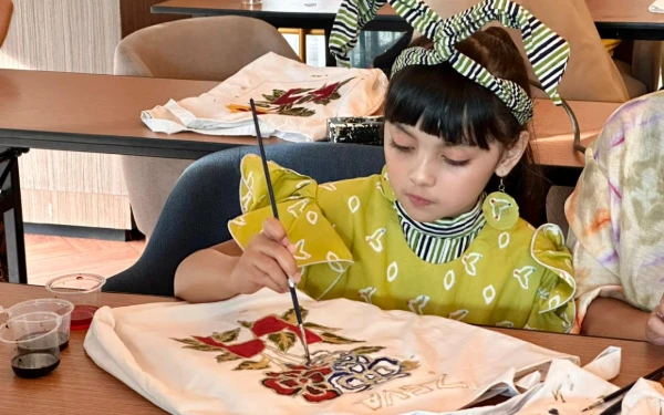 Thumbnail Berita - Hari Batik Nasional, Swiss-Belinn Airport Surabaya Gali Kreativitas dan Kepedulian Lingkungan