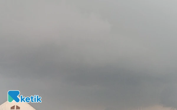 Thumbnail Berita - Cuaca Kota Surabaya 21 Oktober 2025 Diprakirakan Berawan, Begitu Juga Jombang