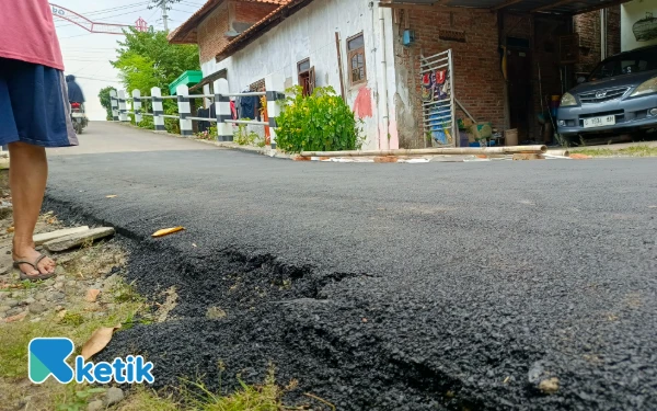Warga Ujunggede Pemalang Soroti Proyek Aspal Rp125 Juta yang Sudah Rusak dalam Hitungan Hari
