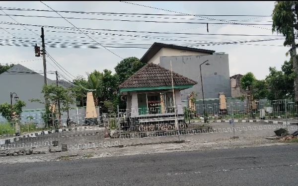 Thumbnail Berita - Akses Perumahan Diblokir Ahli Waris, Puluhan KK di Sleman Terjepit Sengketa Fasum