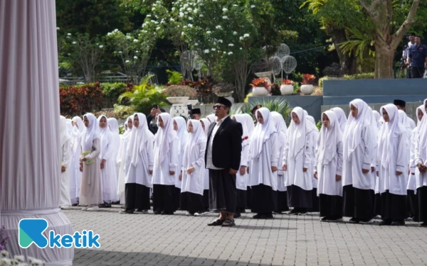 Thumbnail Berita - ‎Pimpin Apel HSN 2025, Wali Kota Batu Cak Nur Kobarkan Semangat Resolusi Jihad