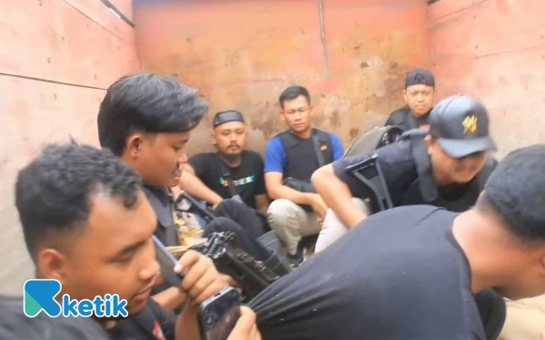Thumbnail Berita - Bersembunyi di Perkebunan, Pasutri Bandar Sabu Dibekuk Tim Cobra Polres Mesuji