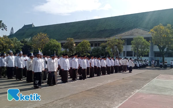 Thumbnail Berita - UIN Malang Gelar Apel Hari Santri, Kobarkan Semangat Pesantren Hadapi Peradaban Dunia