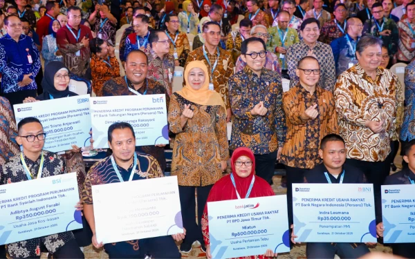 Thumbnail 800 Ribu Debitur Rasakan Dampak, Khofifah Sebut KUR Penggerak Utama Ekonomi Daerah