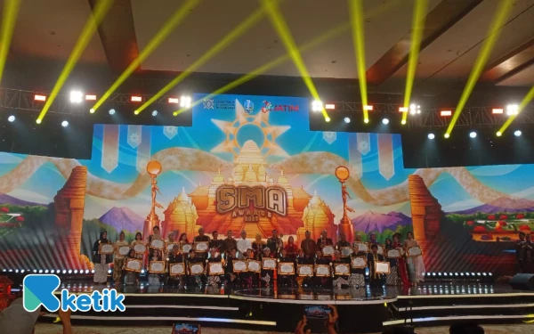 Thumbnail Berita - SMA Jatim Awards 2025 Lahirkan Talenta Muda! Cek Daftar Pemenang dan Sekolah Terbaik