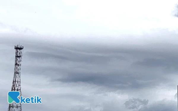 Thumbnail Berita - Cuaca Kota Surabaya 24 Oktober 2025 Diprakirakan Hujan Ringan, Begitu Juga Nganjuk