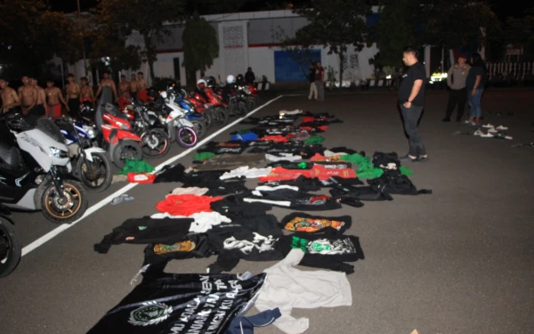 Thumbnail Berita - Gelar Konvoi Malam, 40 Remaja Diduga Anggota Perguruan Silat Diciduk Polisi di Tuban