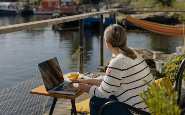 Thumbnail Berita - Workcation: Liburan Sambil Kerja, Produktif Tanpa Burnout!