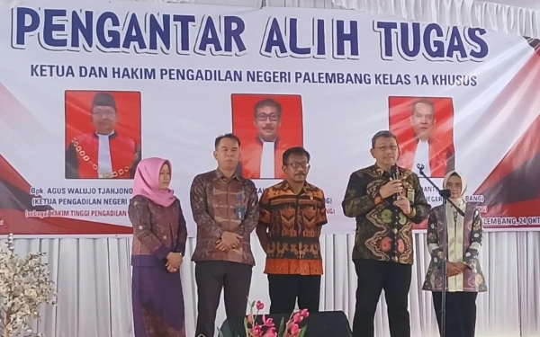 Thumbnail Berita - Penuh Haru dan Kehangatan, PN Palembang Lepas Ketua dan Dua Hakim yang Alih Tugas