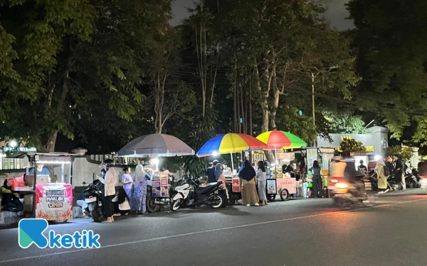 Thumbnail Berita - Jalan Surabaya Darurat PKL! Satpol PP Kota Malang Ultimatum Pedagang: Jangan di Badan Jalan