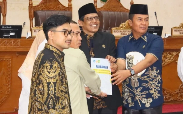 DPRD Kota Batam Sahkan 15 Ranperda Masuk Propemperda Tahun 2026