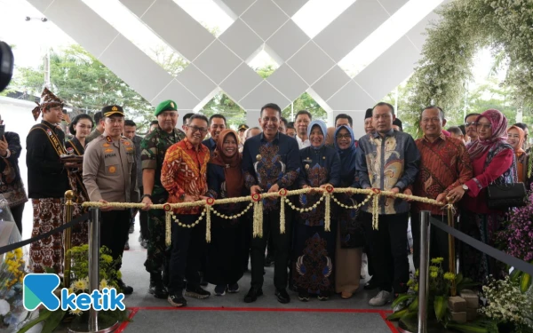 Thumbnail Berita - Bupati Bojonegoro Resmikan Gedung Mewah Bank Perkreditan Rakyat