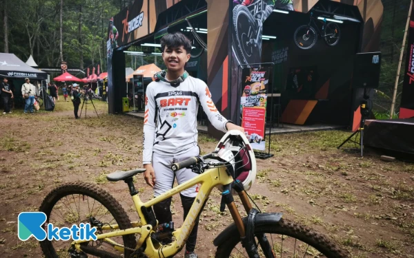 Thumbnail Berita - ‎Pandu, Biker Kota Batu Catatkan Waktu Tercepat Kualifikasi Men Elite IDH 2025