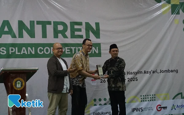 Thumbnail Berita - Bisantren 2025 di Jombang, 240 Santri dari Seluruh Indonesia Adu Ide Bisnis Rebut Modal Puluhan Juta