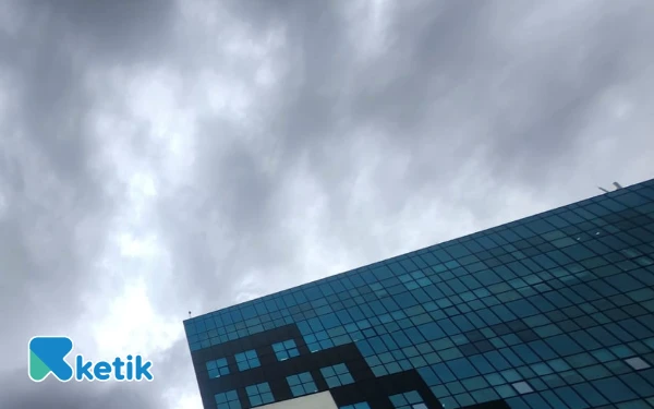 Cuaca Kota Surabaya 27 Oktober 2025 Diprakirakan Berawan, Situbondo Hujan Ringan