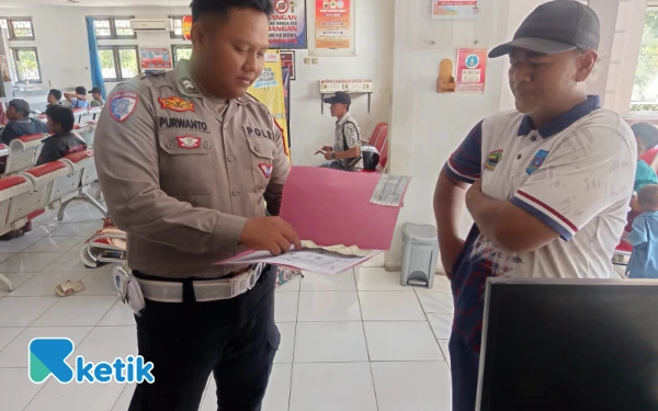 Thumbnail Berita - Satlantas Polres Brebes Gelar Polantas Menyapa, Edukasi Masyarakat tentang Pelayanan SIM dan Administrasi Kendaraan