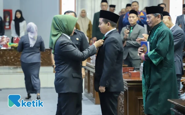 Thumbnail Berita - Anggota DPRD Kabupaten Bandung Fraksi PKB PAW Khoiril Anwar Resmi Dilantik