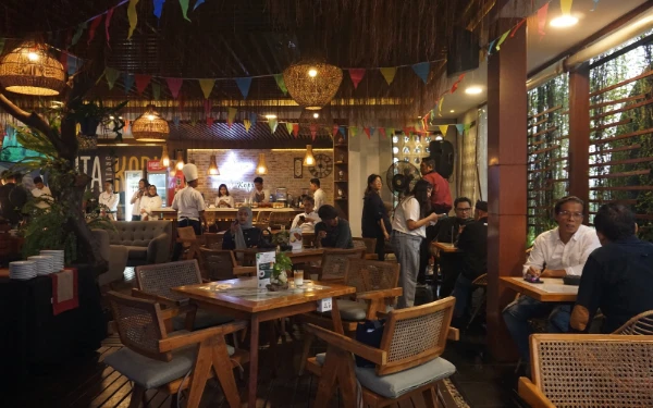 Thumbnail Berita - Planet Kopi Aston, Tempat Ngopi Cozy di Jember dengan Menu Unik dan Suasana Hangat