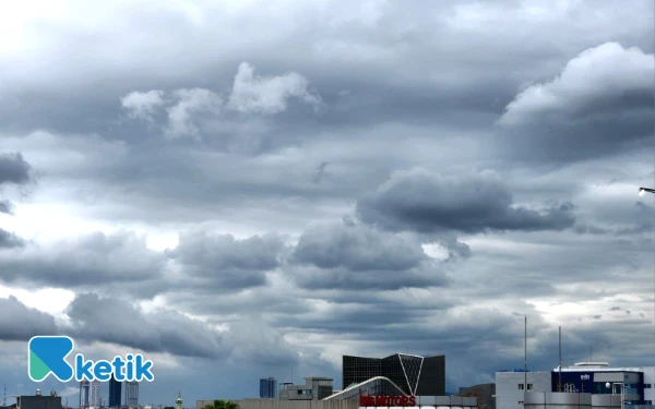 Thumbnail Berita - Cuaca Kota Jakarta 28 Oktober 2025 Diprakirakan Hujan Ringan, Makassar Cerah