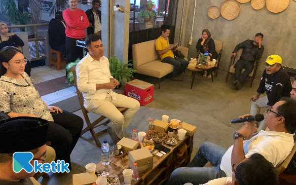 Thumbnail Berita - Kopi Dingin, Suasana Panas: Refleksi Sumpah Pemuda Jadi Ajang Kritik Terbuka Pemimpin Kota Blitar