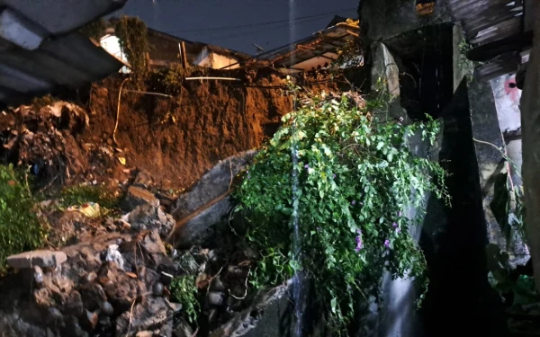 Thumbnail Berita - Jabar dan Jatim Diguncang Bencana Hidrometeorologi, BNPB Imbau Warga Tingkatkan Kesiapsiagaan