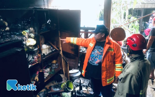 Thumbnail Berita - ‎Dapur Warga Kota Batu Ludes Dilalap Api, Kerugian Ditaksir Capai Rp30 Juta