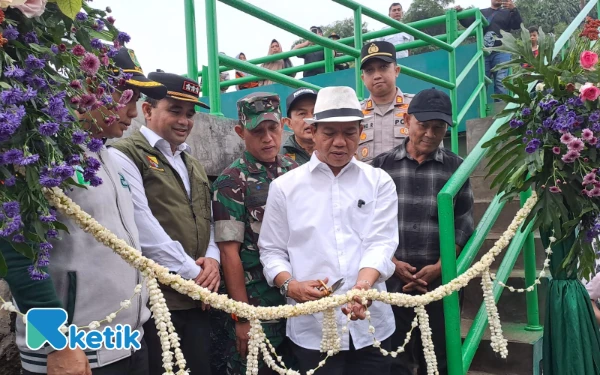 Resmikan JPO Lamajang, Bupati Bandung: Peninggian Jembatan Solusi Tekan Banjir