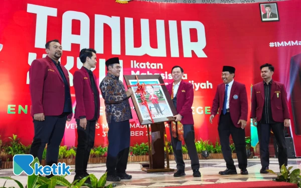 Thumbnail Berita - Sultan Najamudin Gaungkan Green Democracy di Tanwir IMM: Politik Harus Selaras dengan Alam