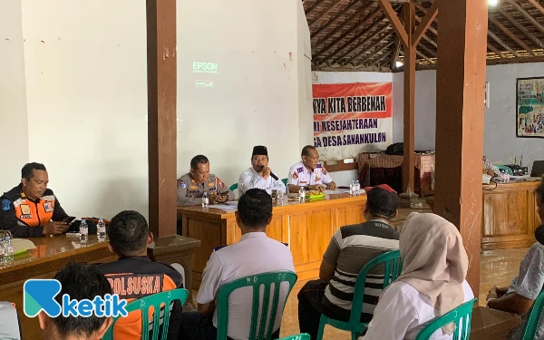 Thumbnail Berita - Jalur Liar yang Dirindukan, Ketika Warga Sanankulon Blitar Melawan Penutupan Rel