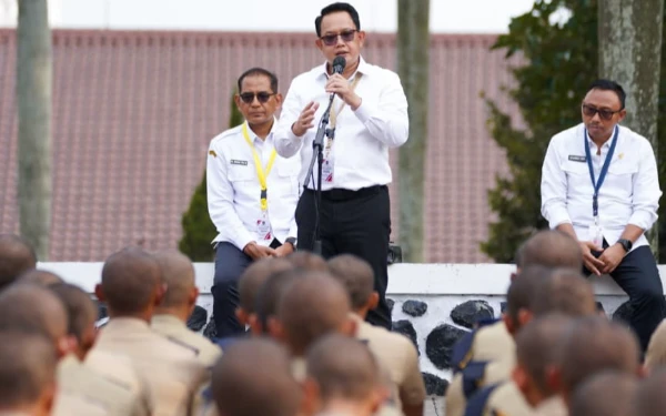 Temui 207 Praja Asal Jatim di IPDN Jatinangor, Ini Pesan Sekdaprov Adhy Karyono