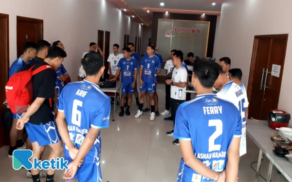 Thumbnail Berita - Laskar Kanjeng Pacitan Melaju ke 8 Besar Livoli Divisi 1 Usai Bekuk AFM Lahat 3-0