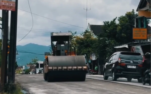 31,95 Persen Jalan Provinsi Tak Mantap,  Pemda DIY Prioritaskan Perbaikan Jalan Godean yang Rusak Parah