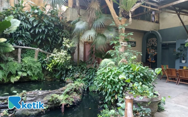 Sensasi Ngopi Tepi Sungai, Coba Serunya Nongkrong di Pipir Lepen Malang!