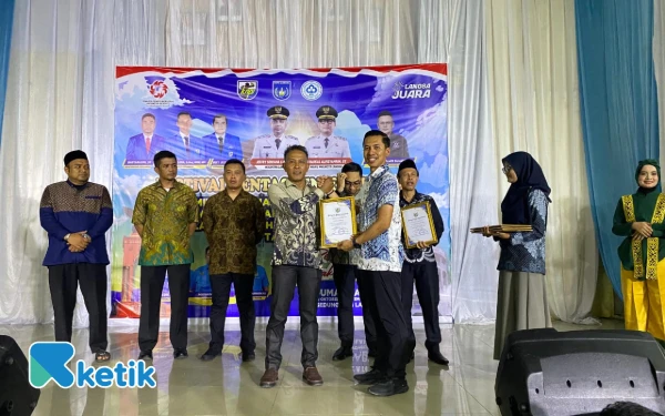 Peringati Sumpah Pemuda, KNPI Langsa Serahkan Penghargaan kepada Forkopimda