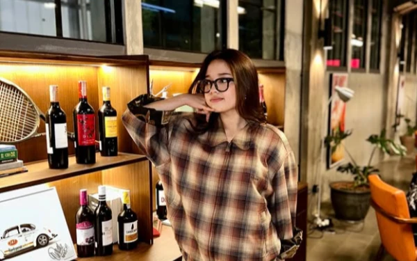 Thumbnail Berita - Bikin Sejarah! Kata 'Galgah' Ciptaan Bunga Reyza Resmi Masuk KBBI