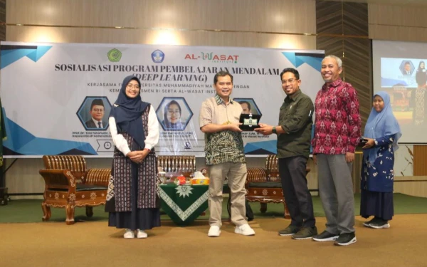 Thumbnail Berita - Kemendikdasmen Dorong Penerapan Pembelajaran Mendalam bagi Guru di Mataram