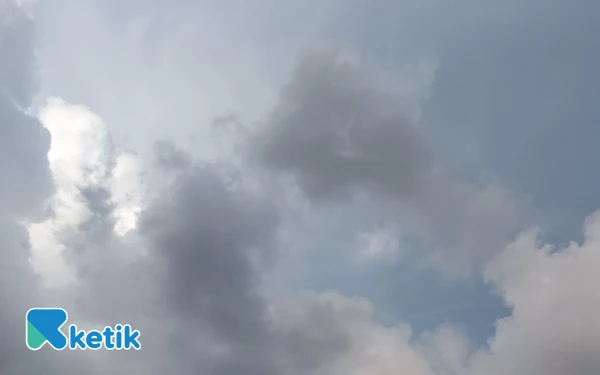 Cuaca Kota Surabaya 3 November 2025 Diprakirakan Hujan Ringan, Kota Pasuruan Berawan