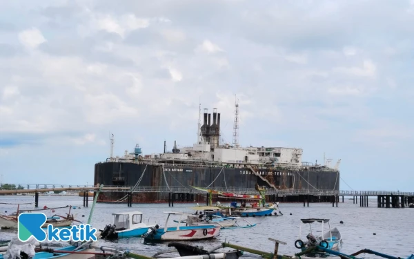 Thumbnail Berita - Tidak Ada Indikasi Bocor, Proses Evakuasi Limbah B3 Kapal Cinta Natomas Kembali Dilanjutkan