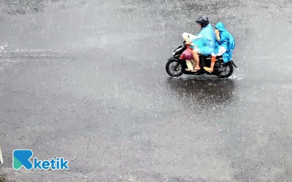 Thumbnail Berita - Cuaca Kota Surabaya 5 November 2025 Diprakirakan Hujan Ringan, Begitu Juga Kota Gresik