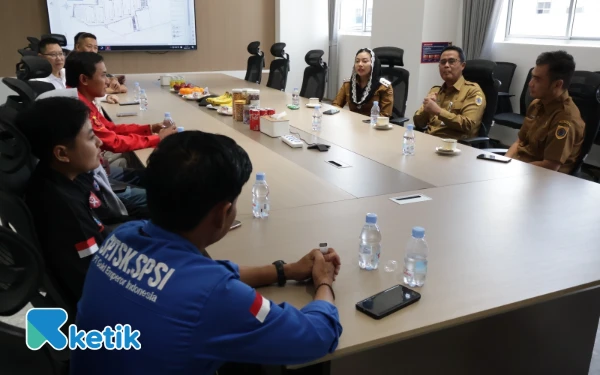 Thumbnail Berita - Tegas! Pemkab Brebes Bongkar Dugaan Pungli dan Calo Rekrutmen Buruh Pabrik di Tanjung