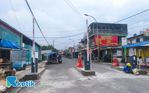 Thumbnail Berita - Pemasangan Gate Parkir Alun-alun Kota Batu Mulai Dikerjakan