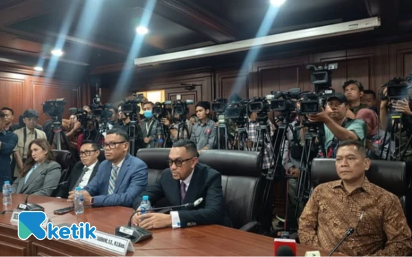 Thumbnail Berita - Keputusan MKD DPR: Sahroni, Eko Patrio serta Nafa Urbach Bersalah dan Dinonaktifkan