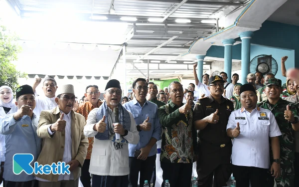 Thumbnail Kunjungi Bondowoso, Menko Pangan Zulkifli Hasan Pastikan Harga Pupuk Turun 20 Persen Secara Nasional