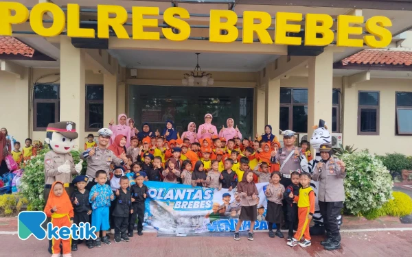Thumbnail Berita - Polantas Menyapa dan Mengajar, Cara Satlantas Polres Brebes Tanamkan Tertib Lalu Lintas Sejak Dini