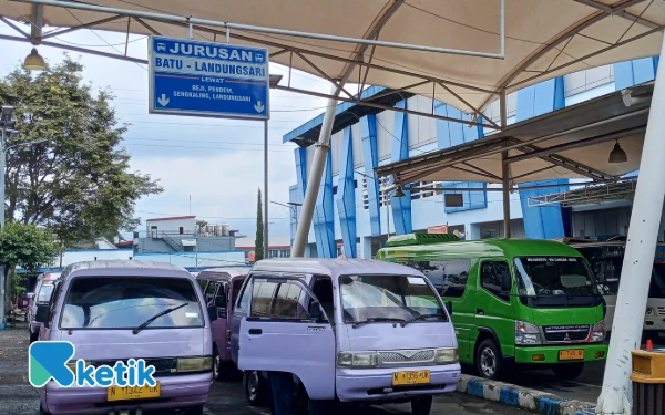 Thumbnail Berita - Bus Trans Jatim Beroperasi, Sopir Angkot di Kota Batu Cemas Pendapatan Turun