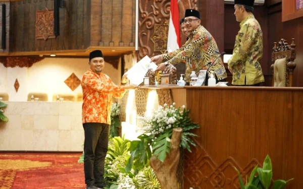 Komisi A DPRD Jatim Tekankan Penajaman Perda Ketertiban Umum, Judol dan Pinjol Jadi Sorotan