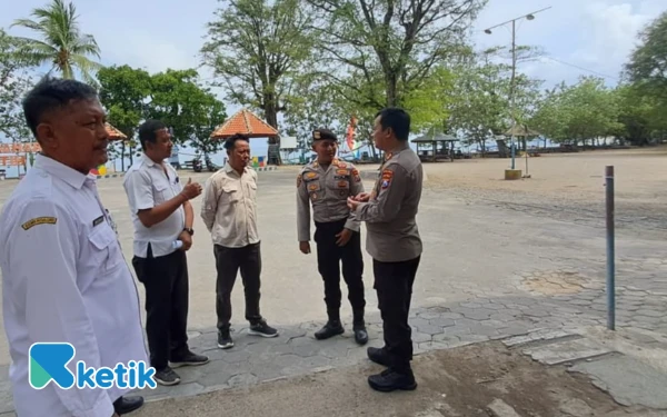 Thumbnail Berita - Polda Jatim Asistensi Sistem Pengamanan di Pantai Pasir Putih Jelang Libur Nataru 2025