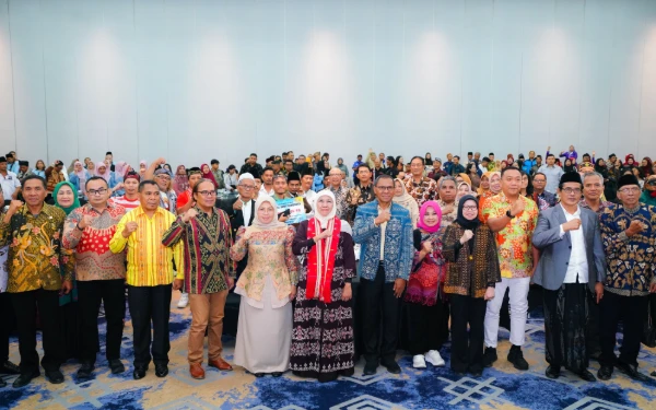 Thumbnail Berita - Jurus Khofifah ‘Gerakkan’ Warga Jatim di NTT: Guyub Rukun Jadi Kunci Ekonomi Makin Moncer!