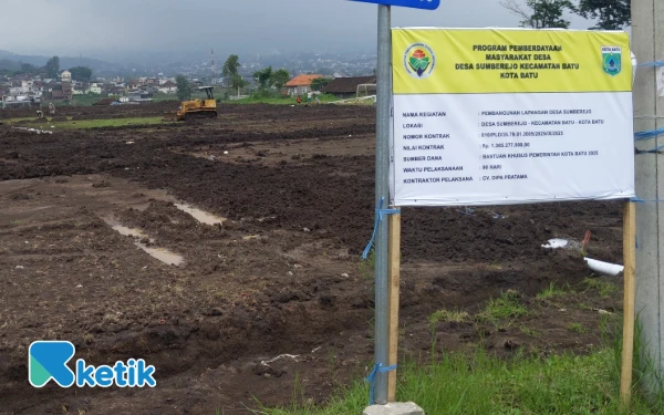 Thumbnail Berita - Wali Kota Batu Geber Infrastruktur Olahraga, Lapangan Sumberejo Target Rampung Desember!